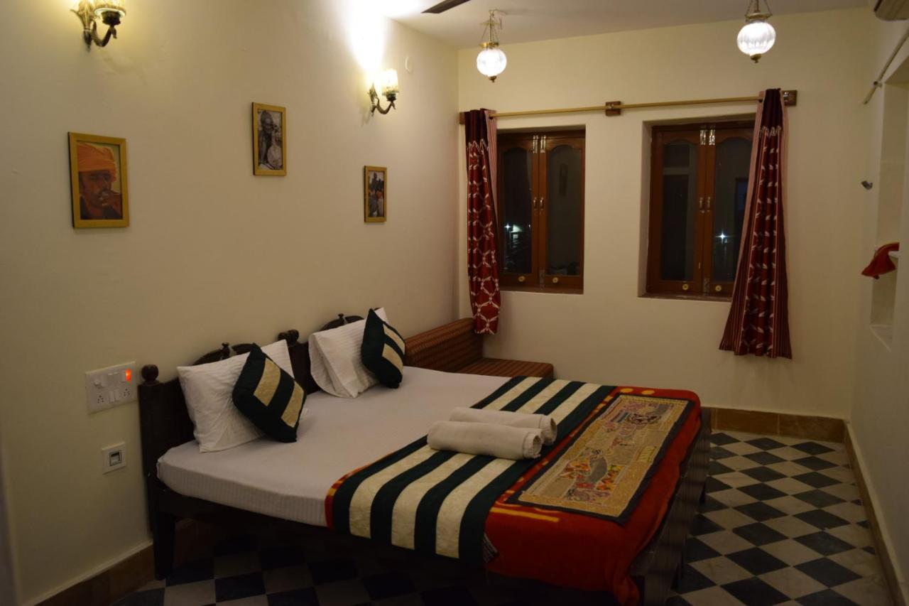 Hotel Renuka Джайсалмер Екстериор снимка
