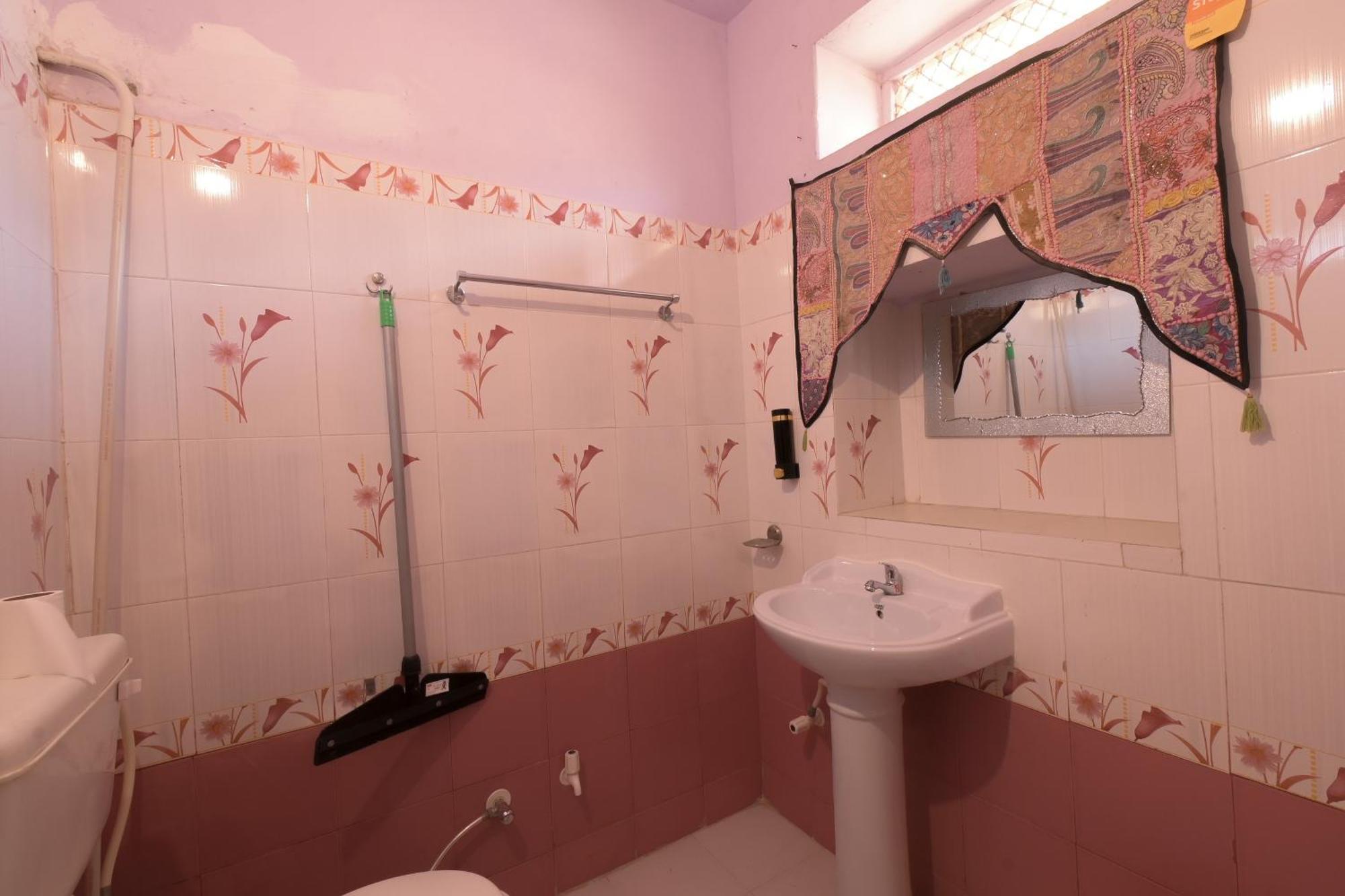 Hotel Renuka Джайсалмер Екстериор снимка